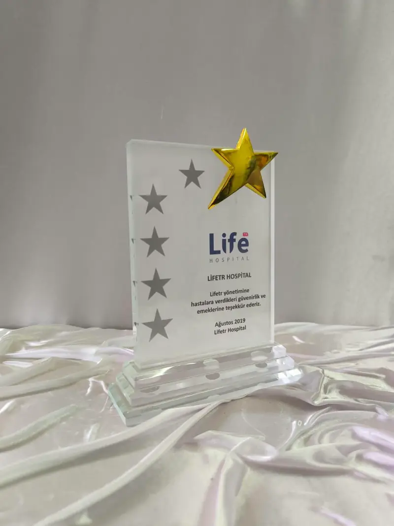 Yıldızlı kristal plaket